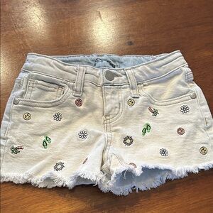 Art Class Cream Embroidered Kids Shorts size 6/7